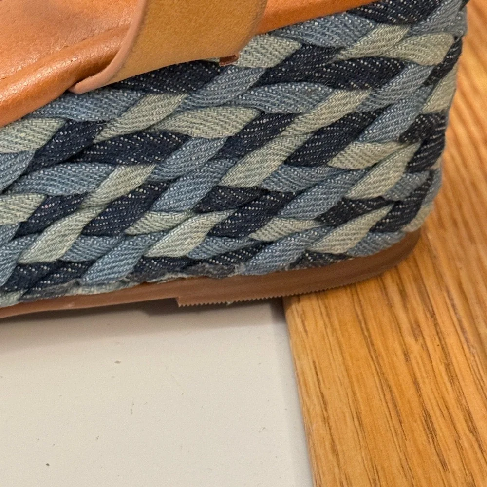 Elegant Tan Wedge‎ Sandals with Blue woven Accents Sz 11